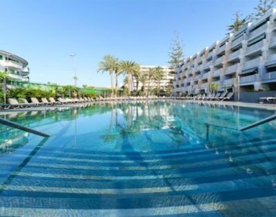 1-Bedroom Apartment with Pool Views in Playa del Inglés